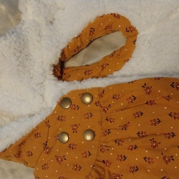Floral Hooded Vest with Baby Bear Ears - Picture 5 of 8